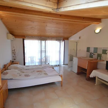 招待所 Olimpia 2*